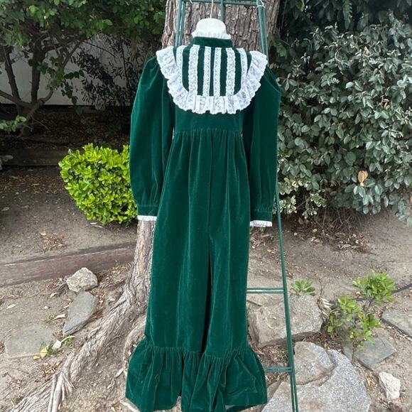 Vtg Velvet Green Dress, Prairie,Victorian Style,Western, Whimsical Girls 10-12 - Picture 1 of 10